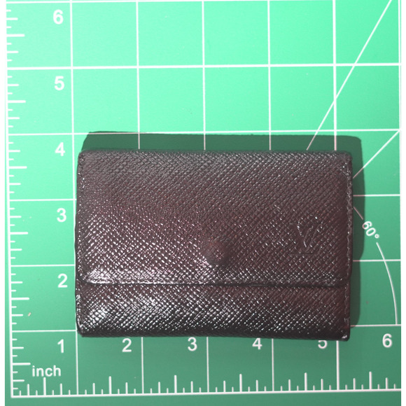 Louis Vuitton Epi Leather 6-Key Holder Black, Spain, Professionally Refurbished - Picture 6 of 7